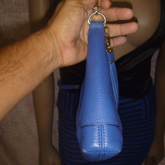 HENRI BENDEL COBALT LEATHER CROSSBODY BAG - Picture 6 of 13